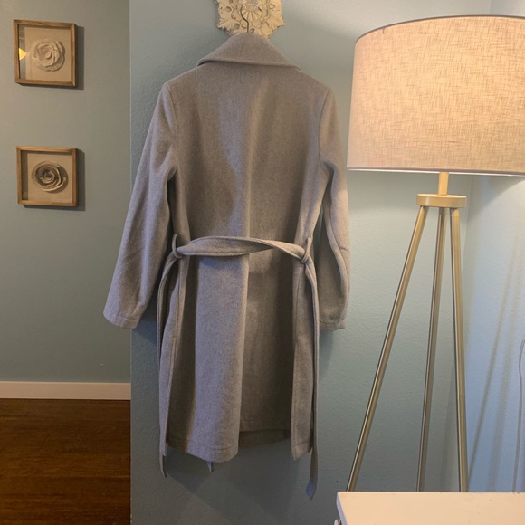 Gray coat - Picture 2 of 4